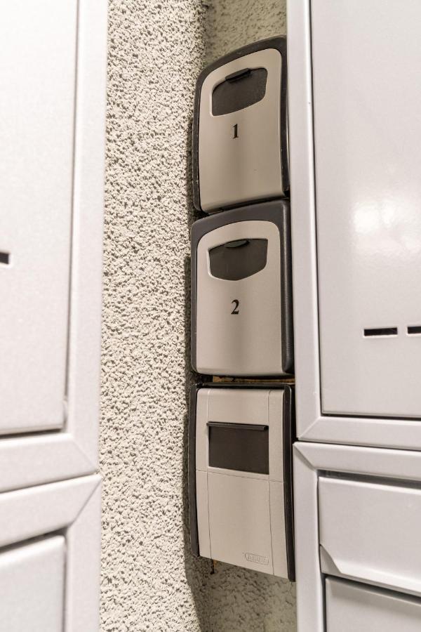 Studio Brand New Apartment #28 In New Building With Free Parking In City Center Praga Esterno foto