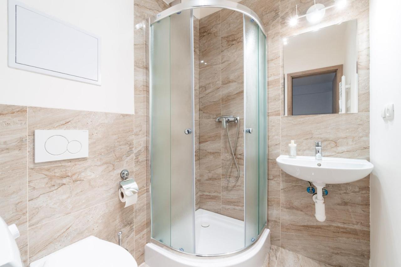 Studio Brand New Apartment #28 In New Building With Free Parking In City Center Praga Esterno foto