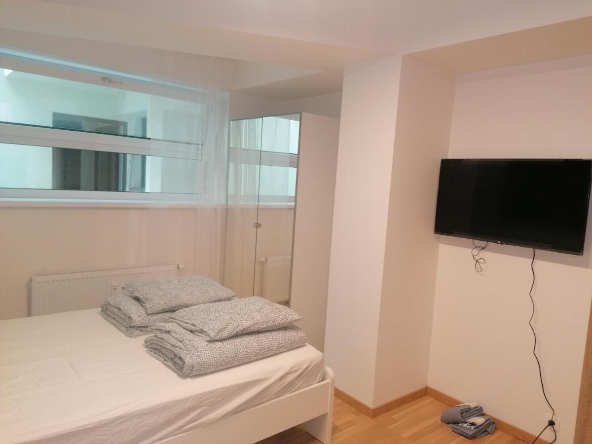 Studio Brand New Apartment #28 In New Building With Free Parking In City Center Praga Esterno foto